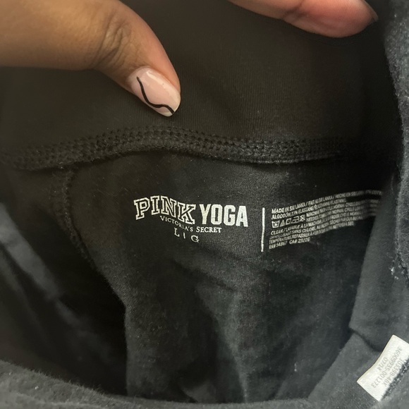 Victoria Secrets Pink Yoga Leggings - Picture 6 of 6